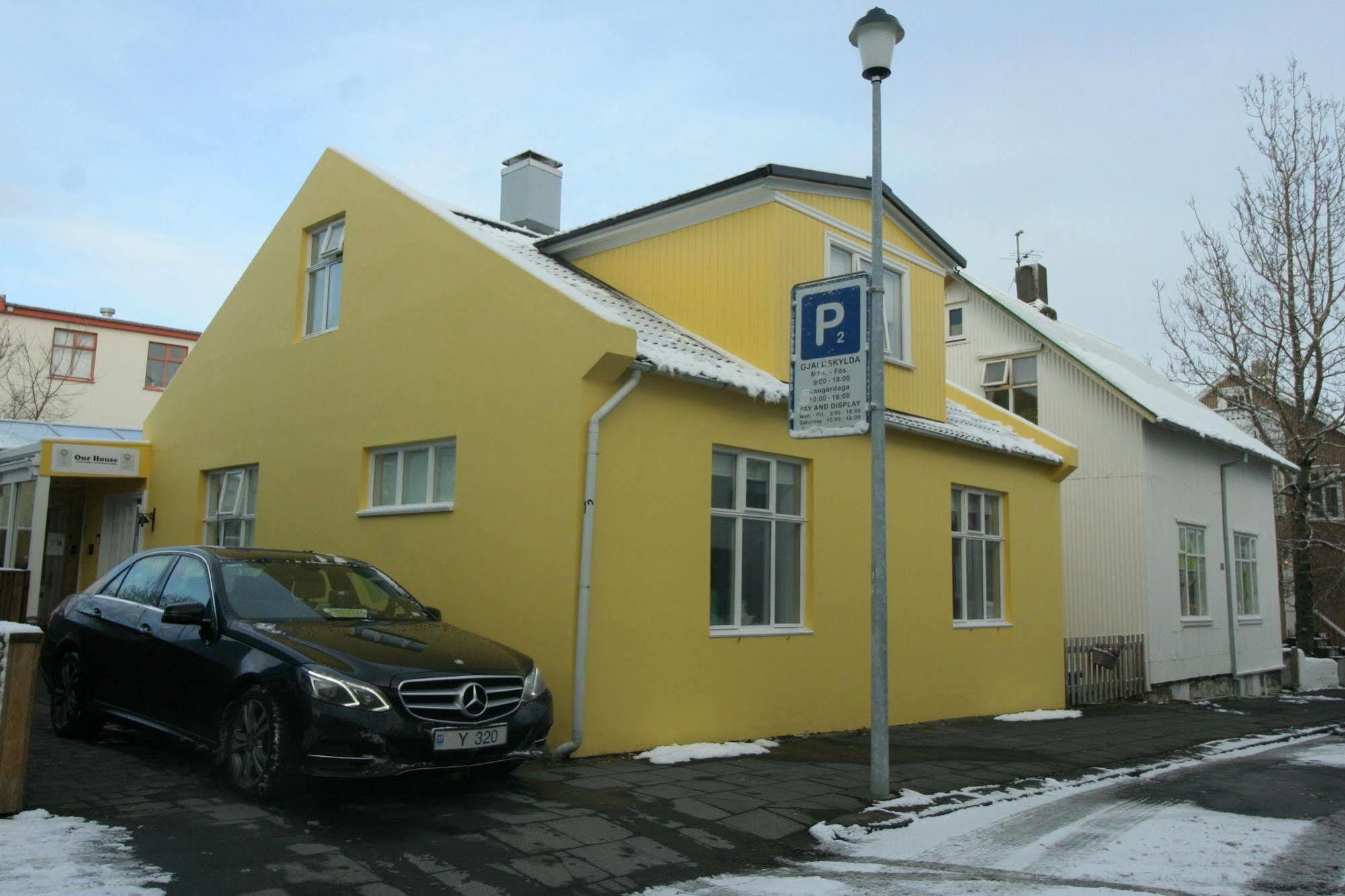 Our House Guesthouse Reykjavik Extérieur photo