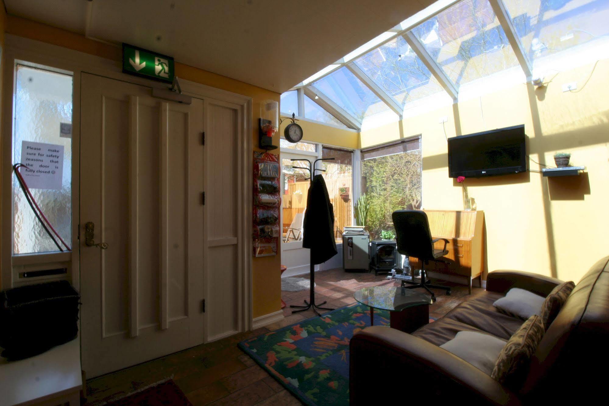Our House Guesthouse Reykjavik Extérieur photo